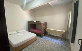 Apartamento Inteiro Central 2 Quartos e Kitnet Inteira 01 quarto